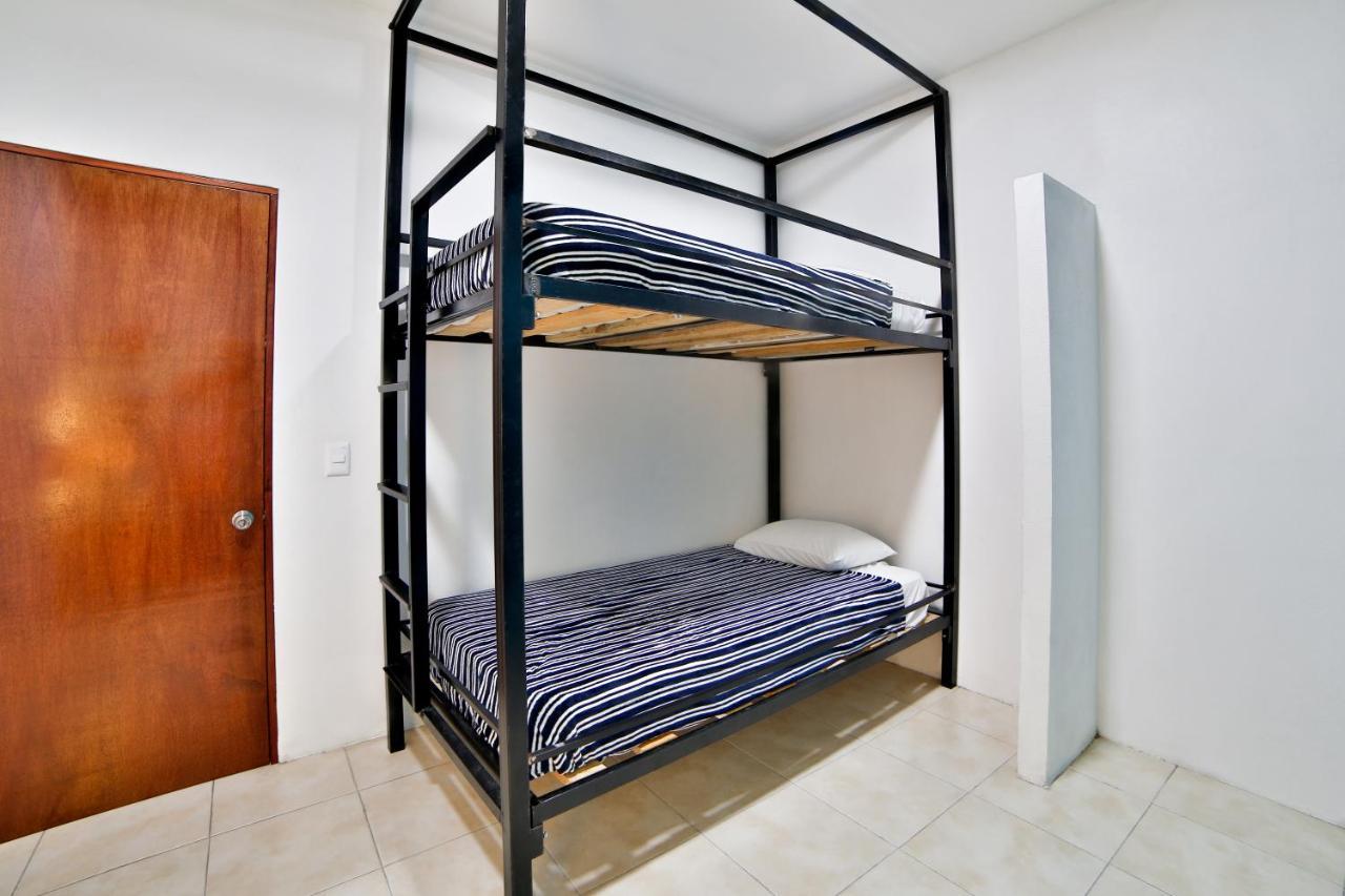 Hostal Ten To Ten Puerto Vallarta Bagian luar foto