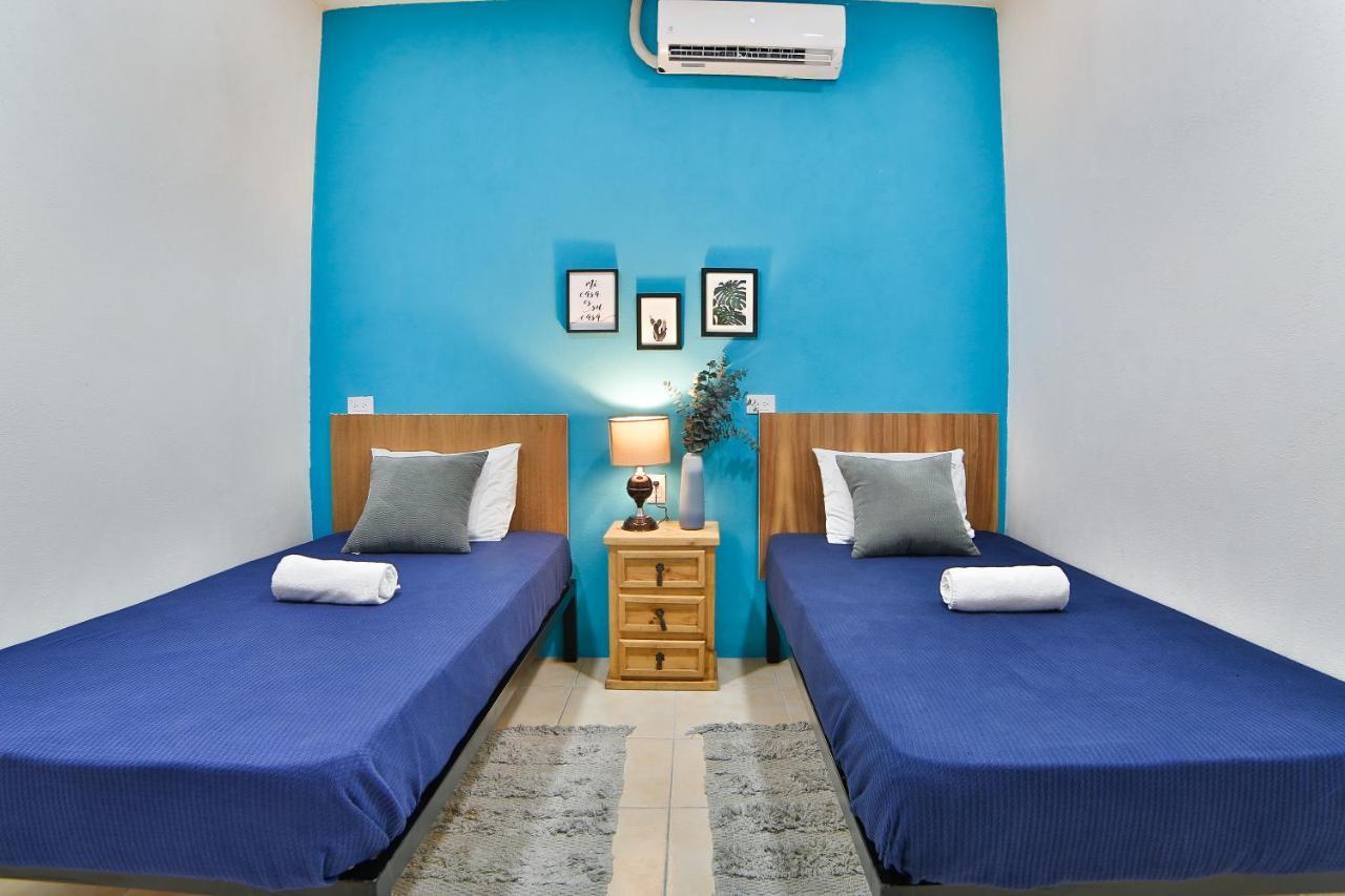 Hostal Ten To Ten Puerto Vallarta Bagian luar foto