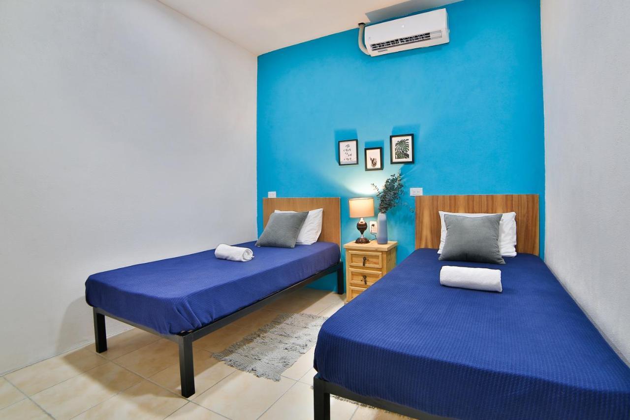 Hostal Ten To Ten Puerto Vallarta Bagian luar foto